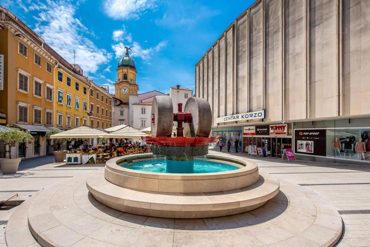 Naval Apartment Rijeka Exterior photo